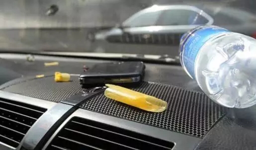 【天嬌用車學(xué)】暴曬后的汽車究竟有多毒？超乎你想象