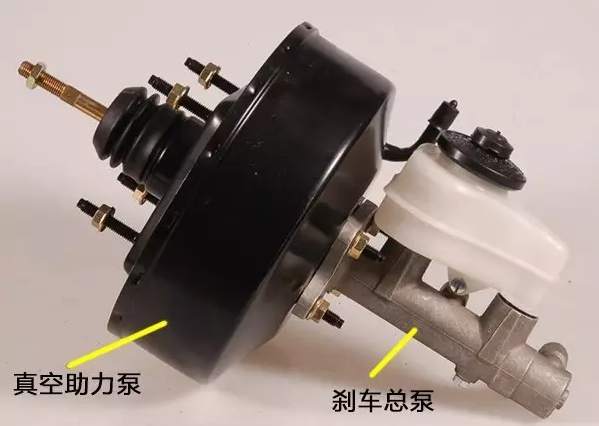 踩剎車感覺慢慢下沉是失靈前兆？