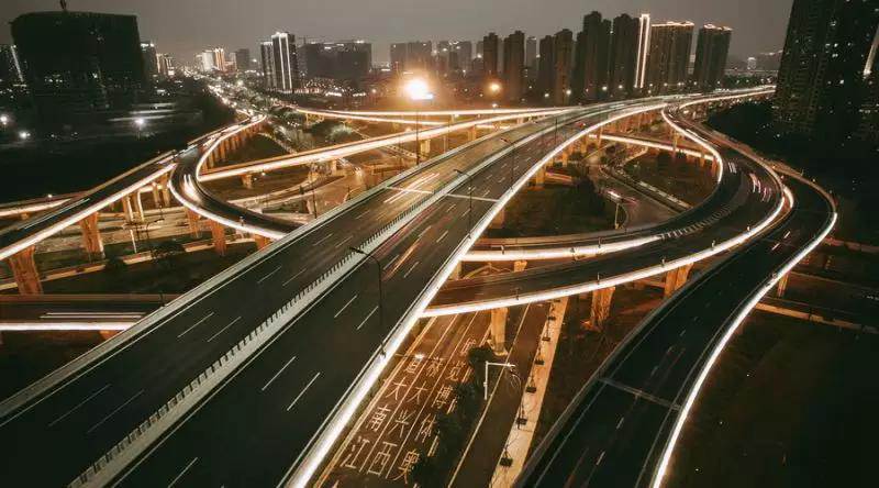 這些上道必知汽車燈語，你知道嗎？